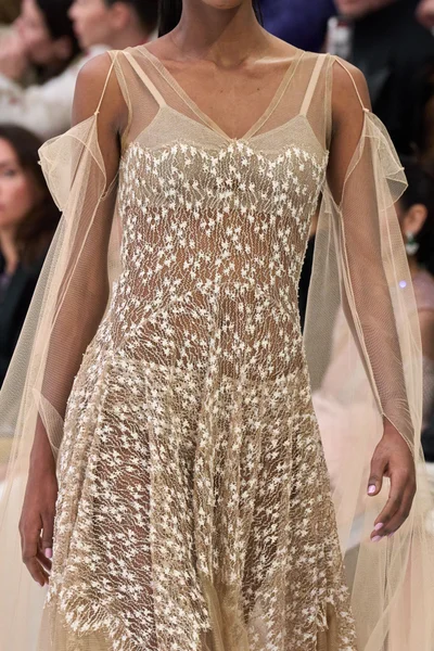 Look 57